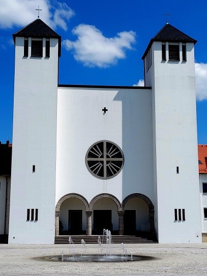 Drache, Fisch und Engelsflügel - herzliche Einladung zur Kirchenführung